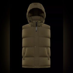 Super World™
The Super Puff™ Vest in Timberline Green 20/21